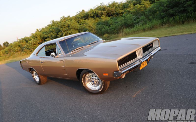 mopp-1210-03+1969-Dodge-Charger-R-T+.jpg