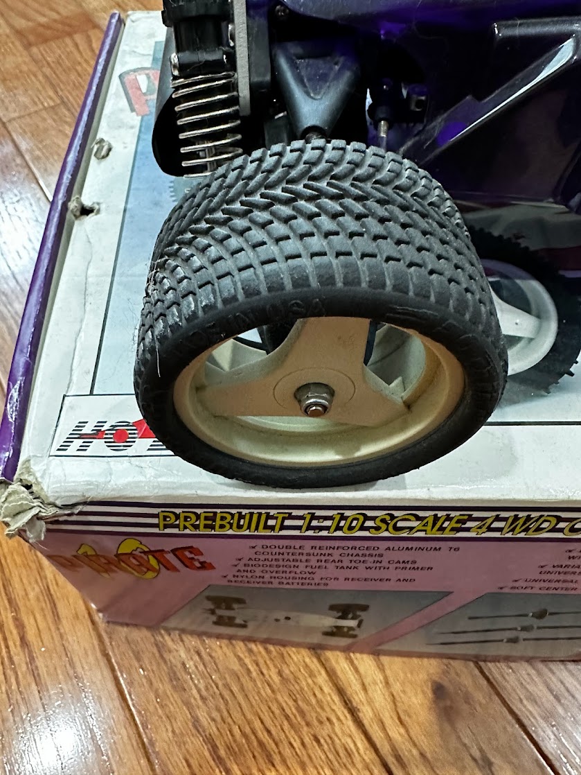 Piraet 10 wheel and tire.jpg