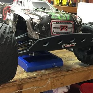 Kraton T-bone racing bumper installed