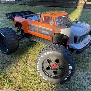 Arrma Outcast 8S Custom paint job