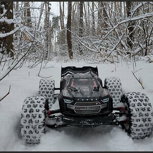 ARRMA Kraton 8S - First Snow Bash!