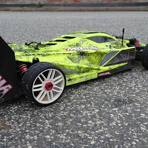 171kph city run 😜  Arrma Limitless 8s, NO GYRO!