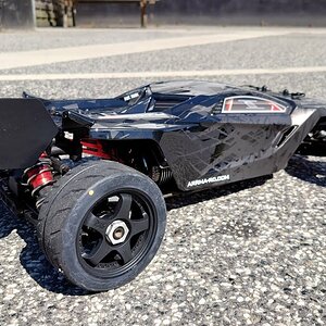Speed monster Arrma Typhon stretched FIRST time out, Toyo R888 mmx8s M2C EXB Proxes TLR Limitless