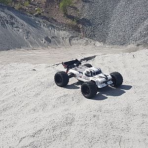 ARRMA Outcast LWB 6S BLX