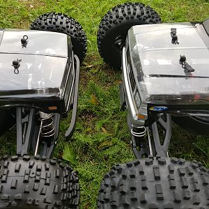 ARRMA Outcast 6s BLX "ShelfQueen"   VS   ARRMA Kraton XL 6s BLX