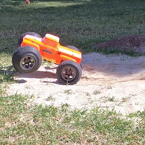 arrma notorious orange 23.jpg