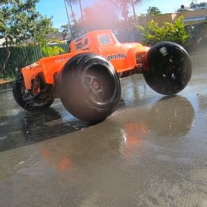 arrma notorious orange 3.jpg