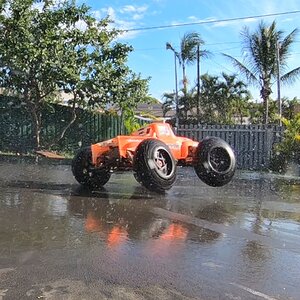 arrma notorious orange 5.jpg