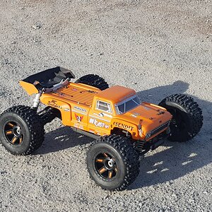 ARRMA Outcast LWB 6s BLX