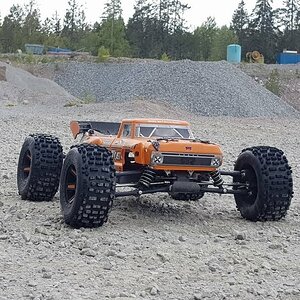 ARRMA Outcast LWB 6s BLX | In "close to land in ma face, and Quad fr flip with a twist""