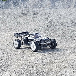 ARRMA Typhon-Truck 6s BLX | In "Screamer"