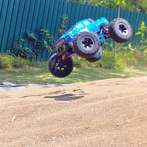 hobao t+2 on rc4wd tires 002.jpg