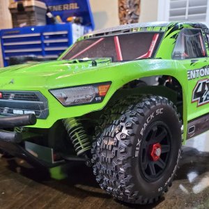 Senton 3s BLX w/ 17mm Hubs and Six Pack Tires