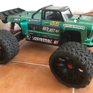 Ready to bash with my custom #Outcast Painted body w/ my 6s ARRMA #Notorious Stunt Truck!