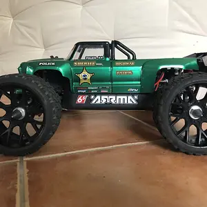 ARRMA Notorious w/ an OutCast painted body!