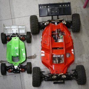 werner sline's losi 5b 1/5th buggy 8s next 1/8th buggy toDSC02318.jpg