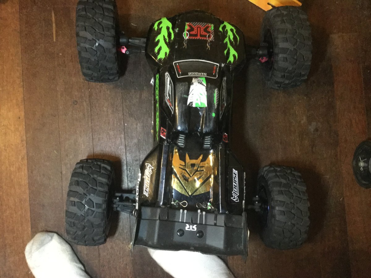My Arrma Kraton with 70mm axle extension.